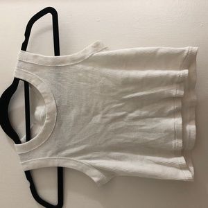 Whit crop top